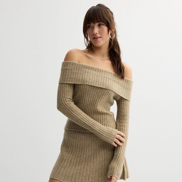 Juniors' SO Sweater Size L Beige Off-The-Shoulder Long Sleeve NWT - Picture 1 of 7